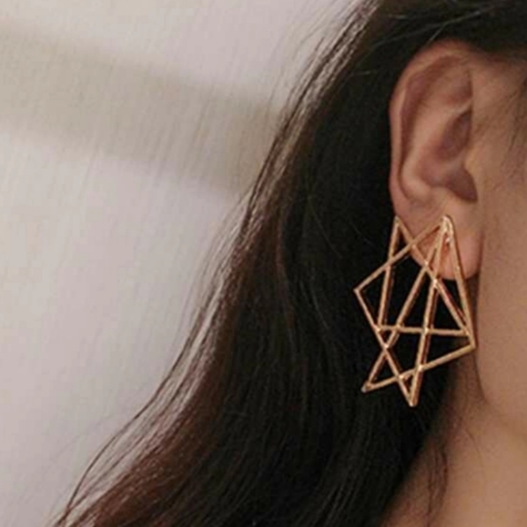 XValeriexx Gold Geometric Earrings - Picture 5 of 5